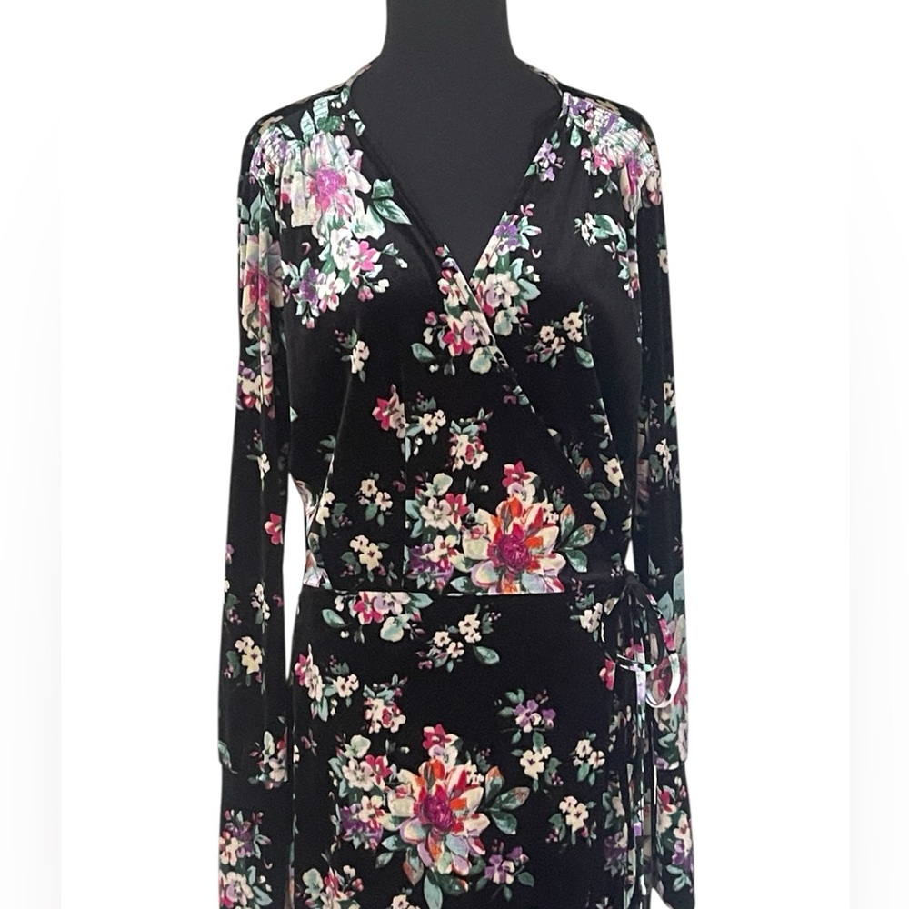 Zara Trafaluc Black Floral Velvet Wrap Dress Sz L Long Sleeves Midi Length - Picture 7 of 16
